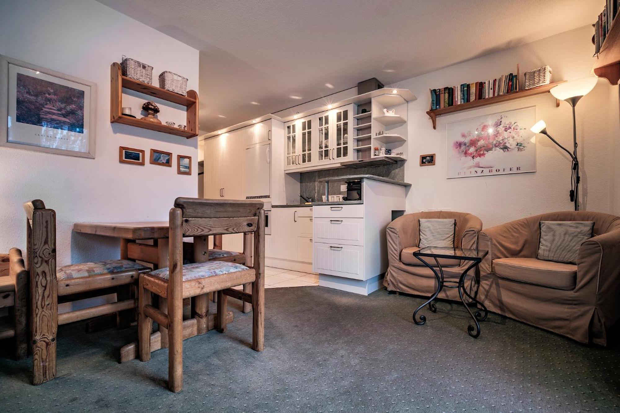 Paradies 607 Apartemen *
